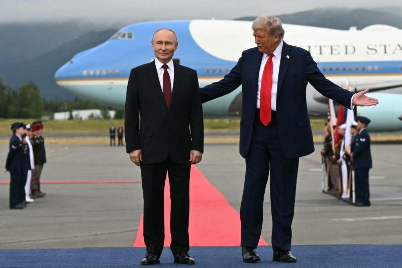AFP - Inicia reunión de Trump y Putin