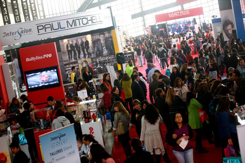 Agencia UNO referencial - Alerta por uso de alisantes capilares: ISP entrega riesgos y recomendaciones de uso