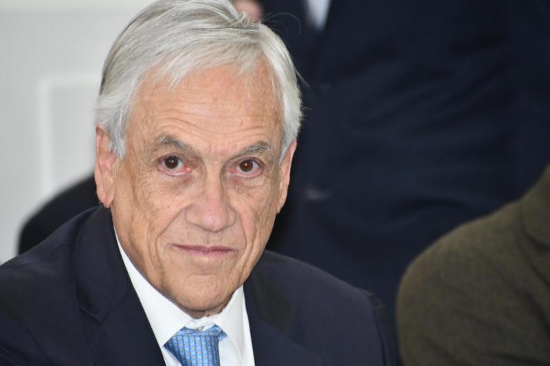 Piñera llevó “consejeros espirituales” a La Moneda - Agencia Uno