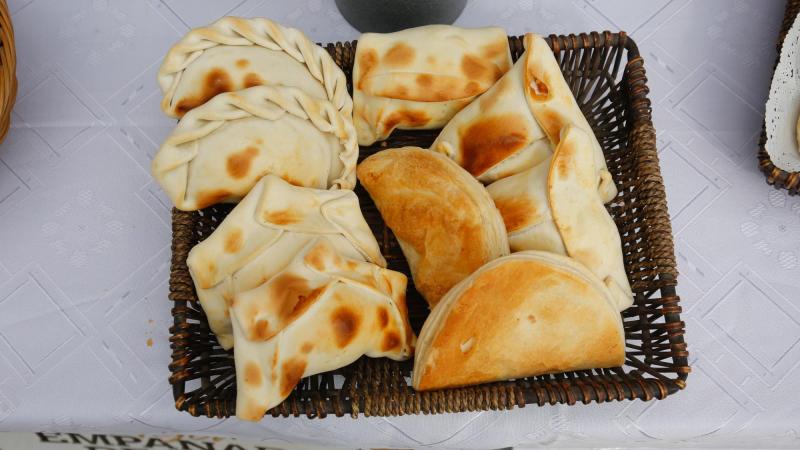 T13 - Esta es la mejor empanada de pino del Gran Santiago según el Círculo de Cronistas Gastronómicos | Agencia UNO