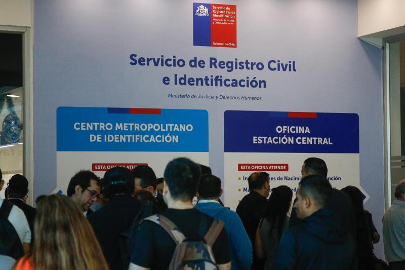 Los nombres más estigmatizados de hombres y mujeres en Chile - referencial Agencia Uno