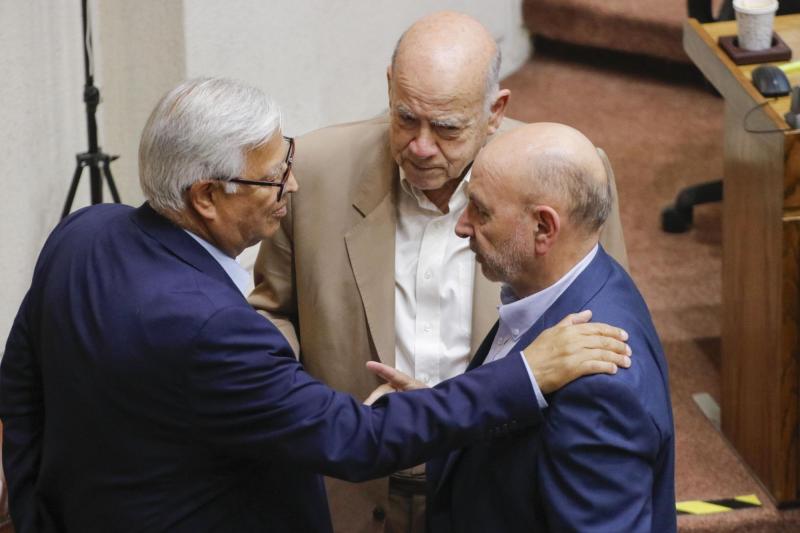 Agencia Uno- Senadores Gastón Saavedra y Juan Luis Castro pidieron velocidad y prolijidad