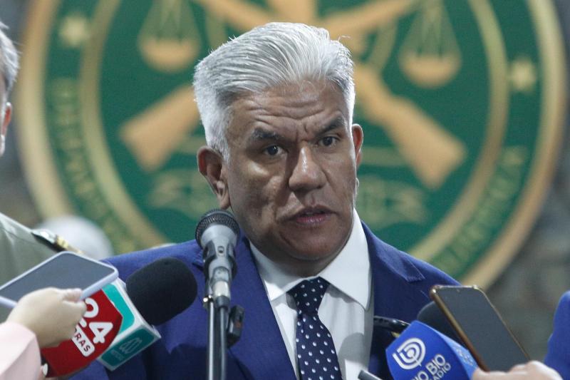 T13 - Portonazo al fiscal Pastén: Detienen a dos adolescentes tras violento "tour delictual" en Pedro Aguirre Cerda | Agencia UNO