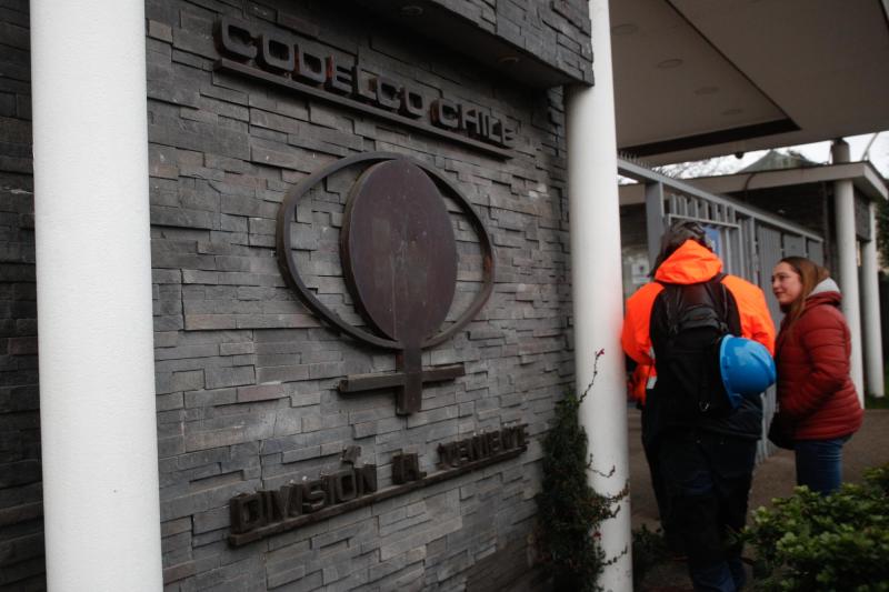 T13 - “Estamos en el lugar correcto”: El mensaje con el que Codelco confirma hallazgo de restos humanos en El Teniente | Referencial - Agencia UNO