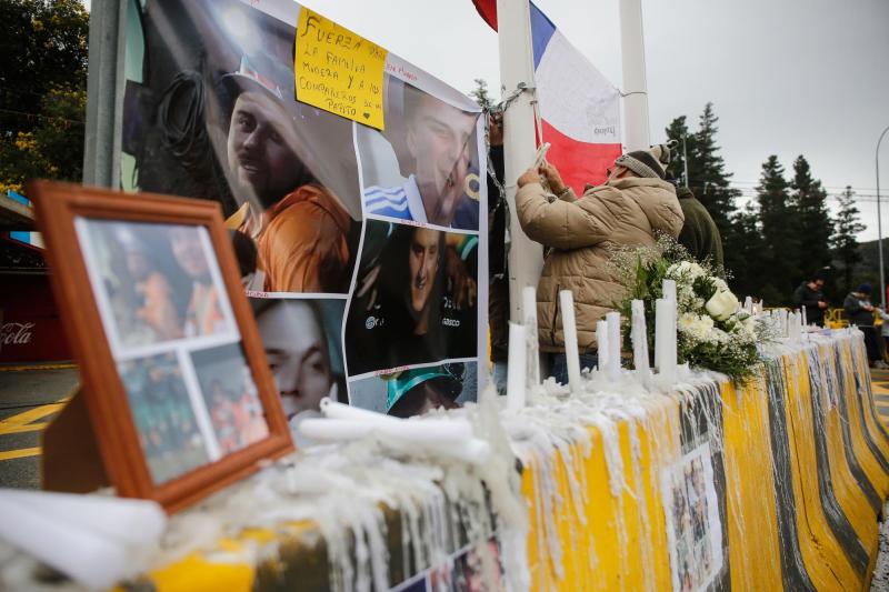 T13 - Jóvenes padres, hermanos, hijos y esposos: Quiénes eran los seis mineros que fallecieron tras derrumbe en El Teniente | Agencia UNO