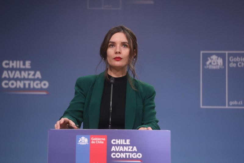 T13 - Ministra Vallejo y el anticomunismo en Chile: “La propaganda es fuerte, las caricaturas logran superar la realidad” | Agencia UNO