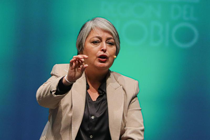 Agencia Uno - Asesor económico de Jeannette Jara cataloga cifras de empleo como "un desastre" y critica exceso de ministerios