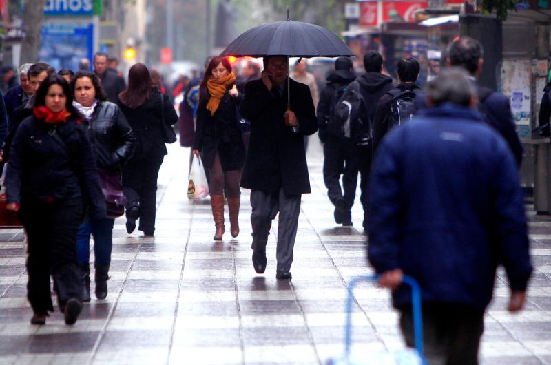 Agencia UNO - Lloviznas en Santiago: A qué hora partirían y hasta qué hora durarían