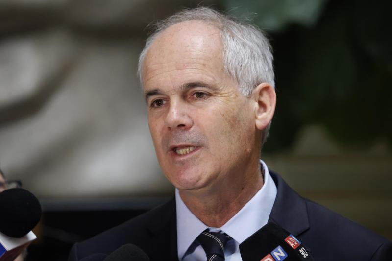 Aton- Presidente de RN reiteró apoyo a Matthei tras dichos de Larraín