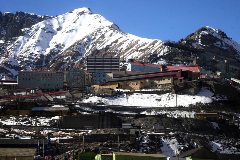 Aton- Golborne aconsejó poner foco en la búsqueda tras derrumbe en la mina El Teniente