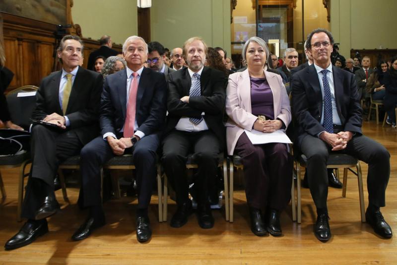 Aton- Jeannette Jara participó de seminario de Clapes UC