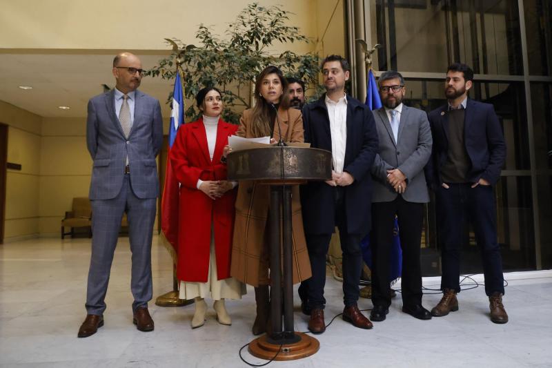 Aton- Diputados oficialistas denunciaron para que se investiguen bots que según Matthei estarían asociados a republicanos