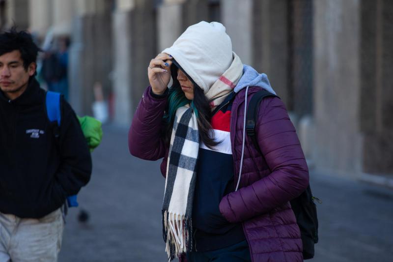 Aton - Se mantiene el frío: Así estará el tiempo para este domingo en Santiago