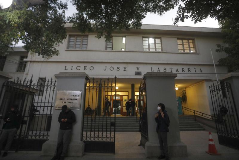 Aton- Liceo José Victorino Lastarria