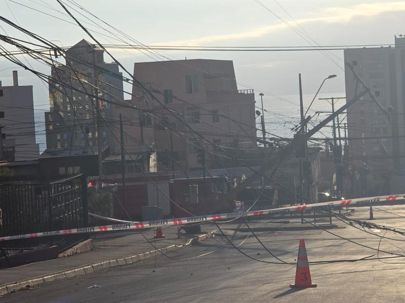 Postes caídos en Antofagasta - CGE Clientes