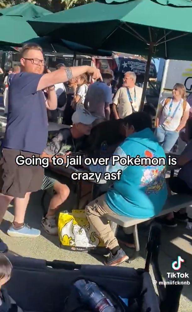 Redes sociales - Chileno fue arrestado tras acusación de robo de cartas Pokémon