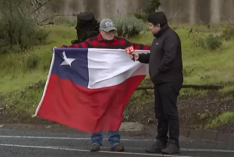 El emotivo apoyo de prevencionista de riesgo a mineros atrapados | T13