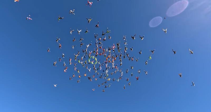 Chilenos rompieron récord de paracaidismo | Skydive Chicago