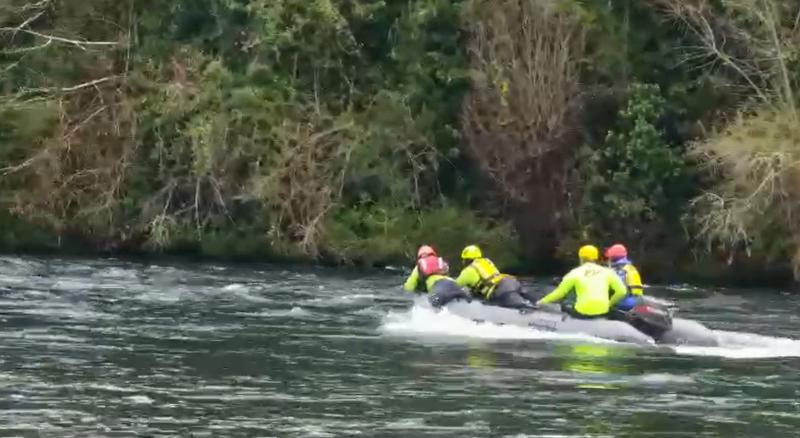 T13 - Hallan cuerpo de hombre desaparecido en río Pilmaiquén: Cayó para salvar a menor en "ritual de sanación" mapuche | PDI de Los Ríos