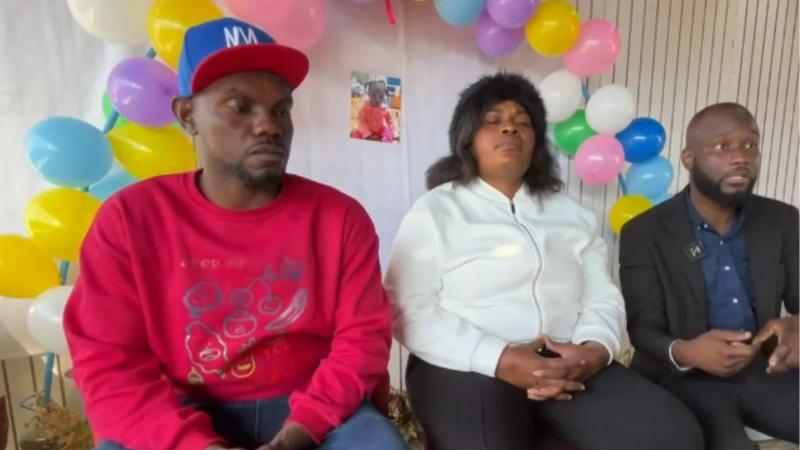 T13 - "Desconfían de la autopsia": Padres de niña haitiana que murió en jardín infantil aún no retiran su cuerpo del SML