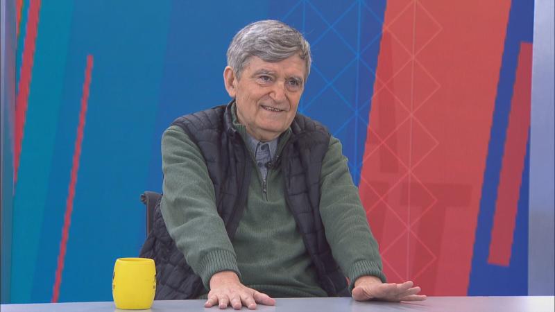 Camilo Escalona en Mesa Central