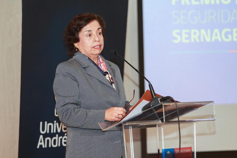 Aurora Williams, ministra de Minería