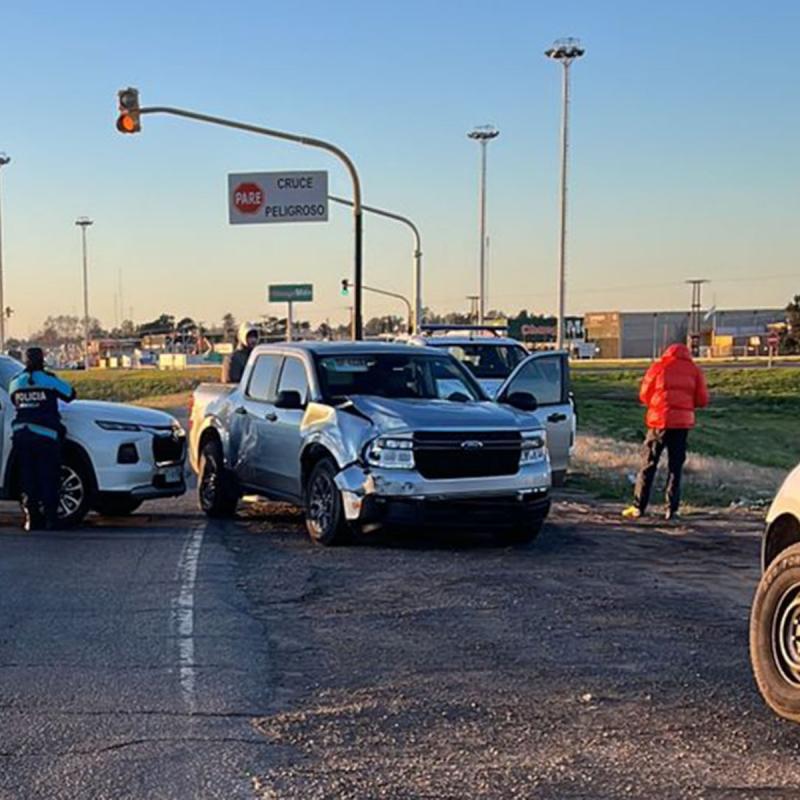 Policía de Junín - Dos hinchas de la U liberados tras incidentes en Argentina protagonizaron accidente de tránsito cuando volvían a Chile
