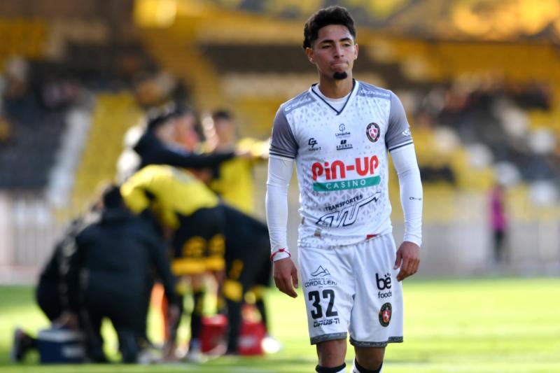 Dylan Portilla expulsado en el fútbol chileno - Photosport