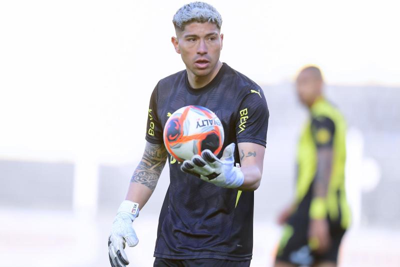 Brayan Cortés debuta por Peñarol | Photosport