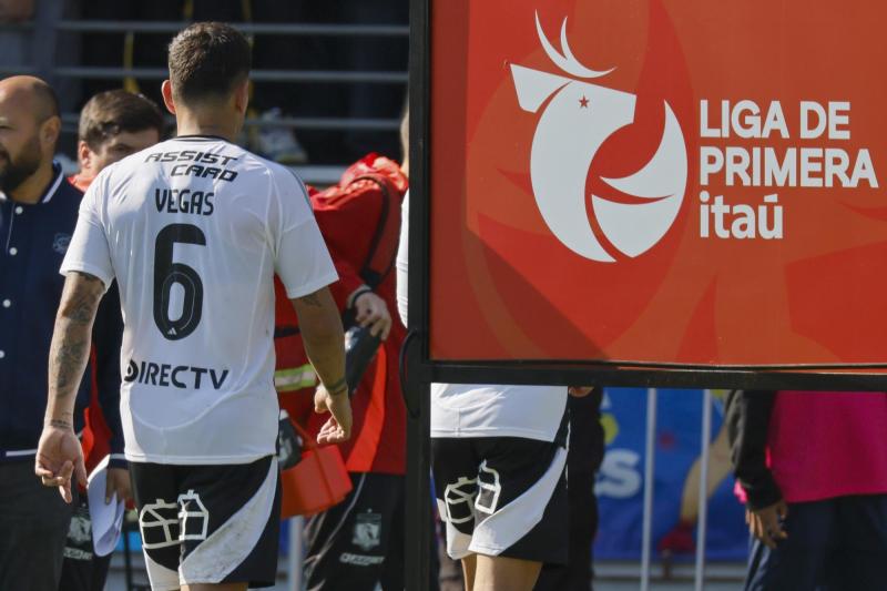 Sebastián Vegas hizo un penal y Arturo Vidal explotó | Photosport