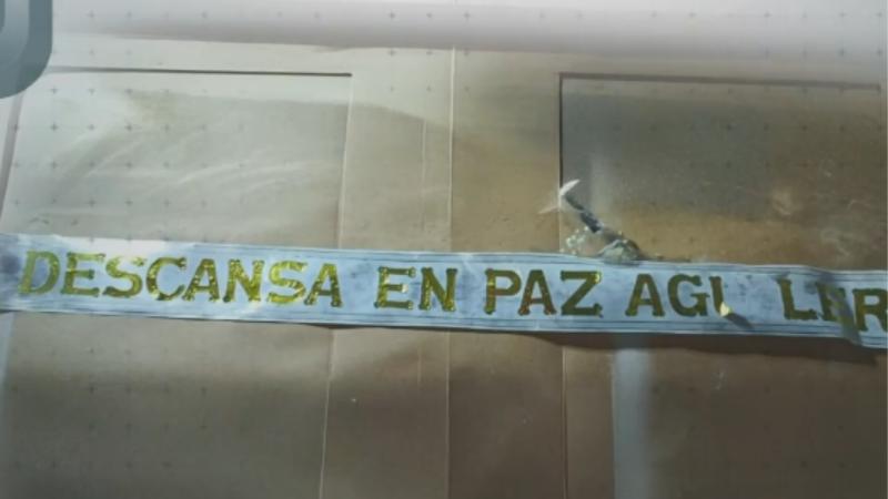 T13 -Marcas de lujo, whiskys exclusivos y sistema eléctrico propio: las celdas VIP del Tren de Aragua en Santiago 1