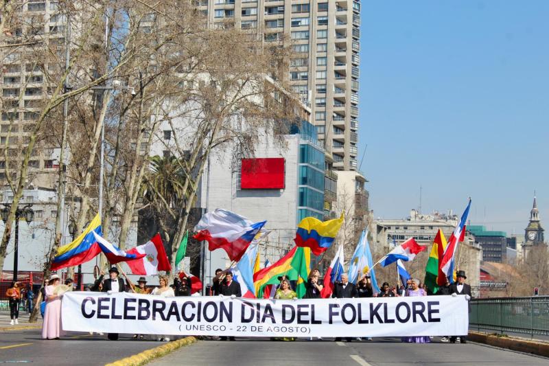 Día del Folklore: El baile y la cultura se toman la Nueva Alameda