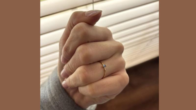 Mujer cuestionó su anillo de compromiso - Facebook