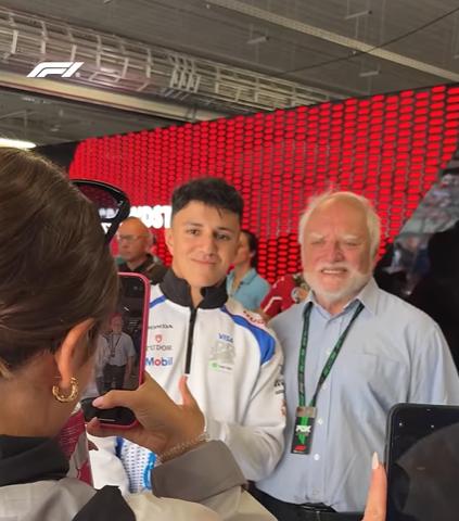 Isack Hadjar con András Arató en la Fórmula 1 - F1