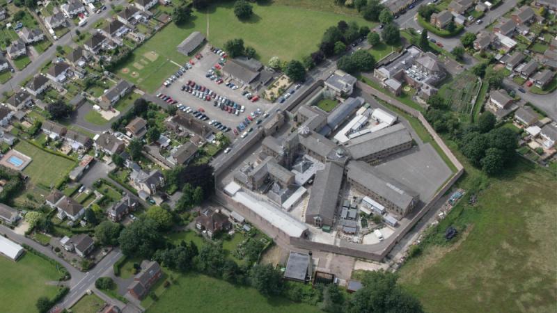 Gendarme podría ir a prisión tras confesar que tuvo romance con reo - Gov UK