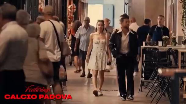 ¡Imperdible!: Equipo italiano ficha a Papu Gómez y lo anuncia a lo "Fiebre de sábado por la Noche" | T13