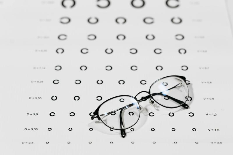 Pavel Danilyuk/Pexels - Aprueban gotas oftálmicas que corrigen visión de cerca para tratar presbicia sin usar lentes