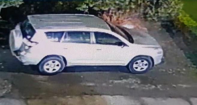 Mujer prendió fuego a las ruedas de un auto en Concepción - Cedida