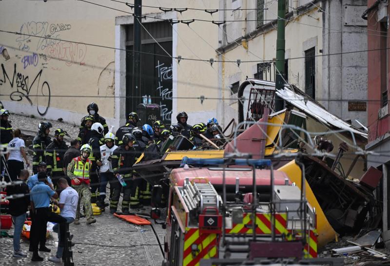 Reuters - Tragedia en Portugal: Al menos 15 muertos tras descarrilamiento de un funicular en Lisboa
