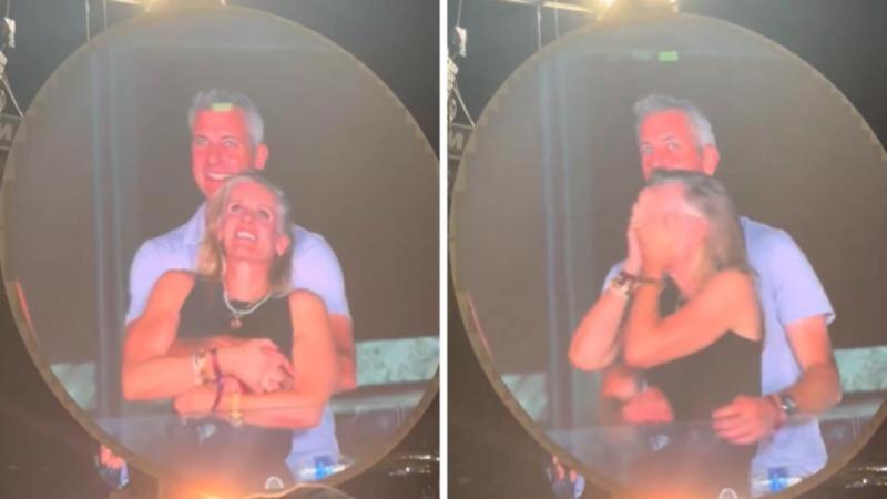 TikTok @instaagraace - Momento de 'kiss cam' en show de Coldplay