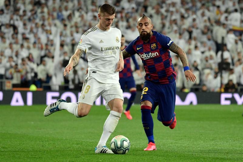 Toni Kroos y Arturo Vidal (Clásico de LaLiga) - AFP