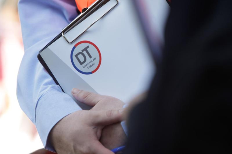 Ex funcionaria de la DT fue desvinculada por vender contenido erótico - referencial Agencia Uno