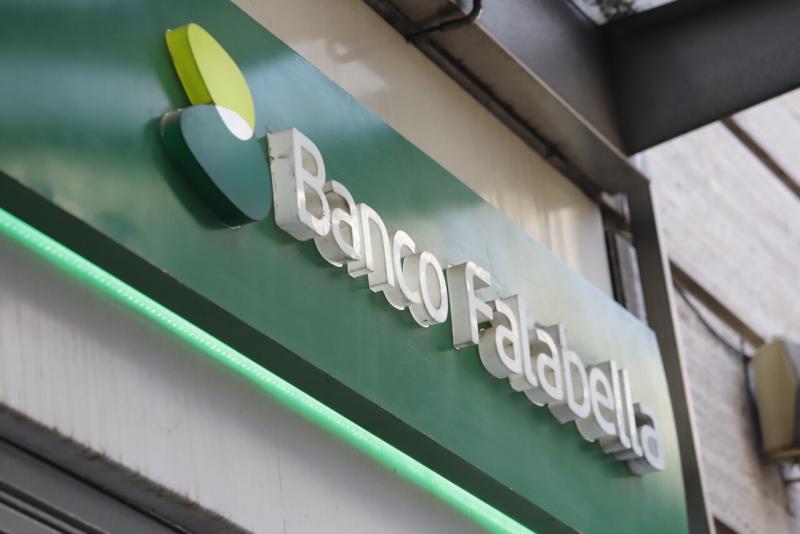 Agencia UNO - Formalizan a cajera por agregar un "0" a cupón de depósito: pasó de $9 millones a $90 millones