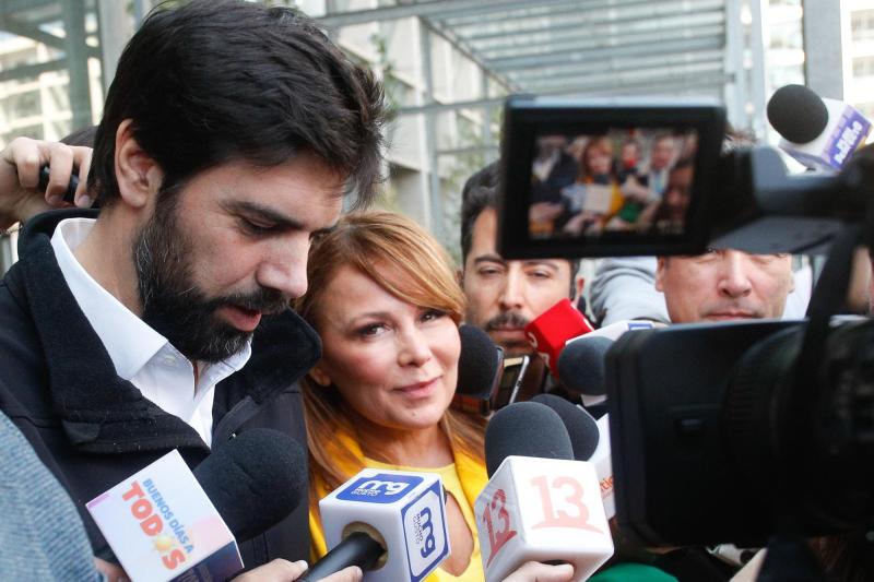 T13 - Ronny Dance rompe el silencio y niega acusaciones de VIF de Cathy Barriga: "Hoy gozo de mi libertad..." | Agencia UNO