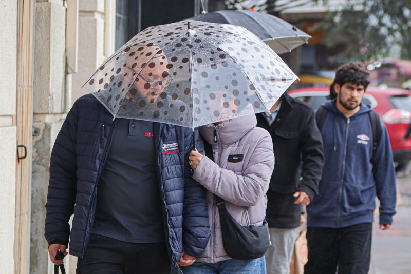 AGENCIA UNO - Sol en Santiago y lluvia en el sur: Revisa el pronóstico de este viernes 12 de septiembre