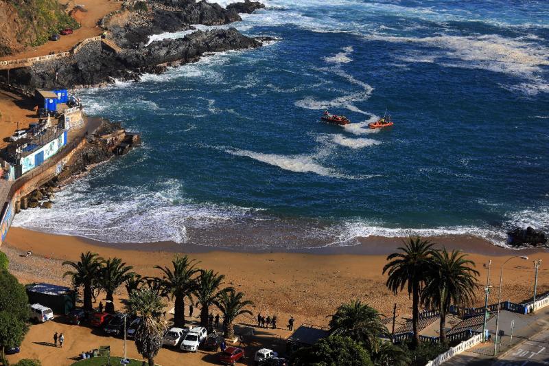 Agencia Uno - Joven desaparecido en playa Las Torpederas de Valparaíso