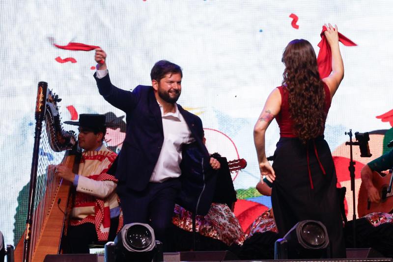 Agencia Uno - Presidente Boric y Paula Carrasco