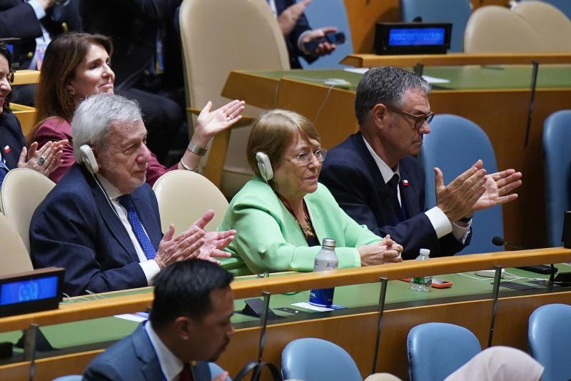 Jara responde a la UDI y apoya nominación de Bachelet - Agencia Uno