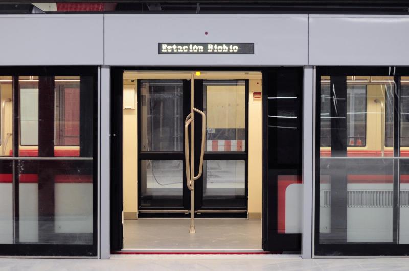 Lo que se sabe sobre las nuevas puertas de andén en el Metro de Santiago: ¿En qué estaciones se instalarán y cuándo estarán listas? - Agencia Uno