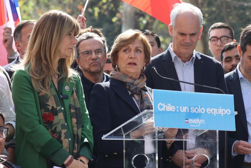 Aton- Matthei participó en actividad del tercer aniversario del Rechazo